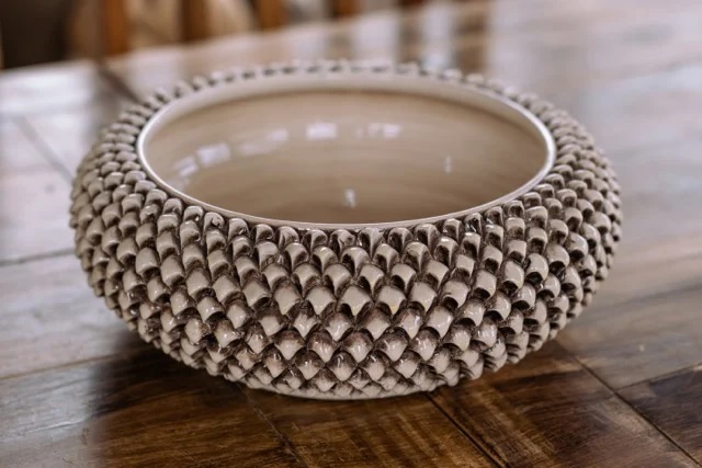 centrotavola-modellato-a-pigna-siciliana-in-ceramica-di-caltagirone-italcorium